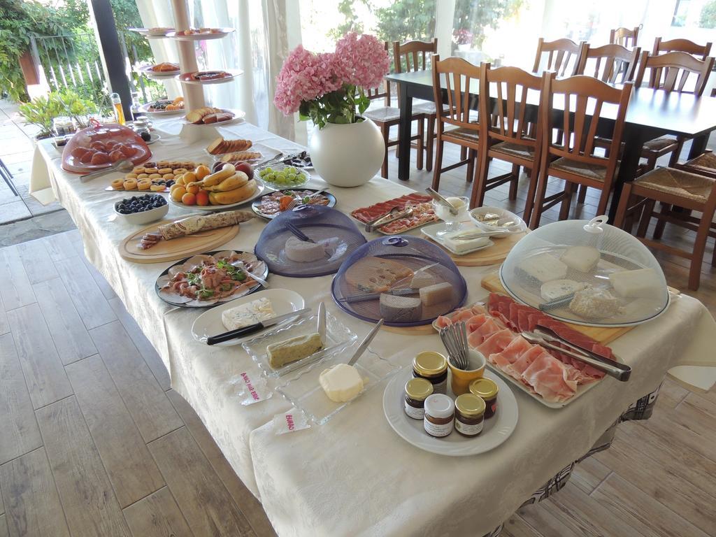 Bed and Breakfast Da Fabiana Bossolasco Exterior foto